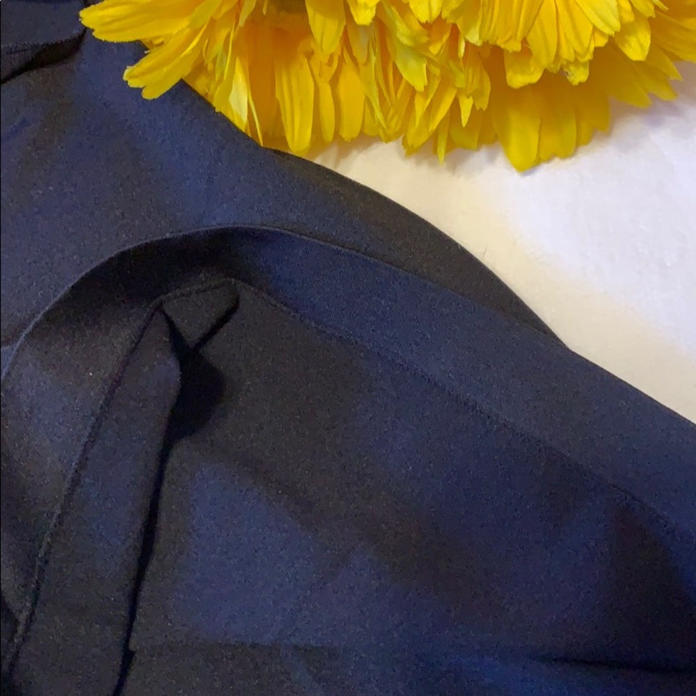 BLACK TULA SEAMLESS STRETCH TOP - Picture 9 of 10